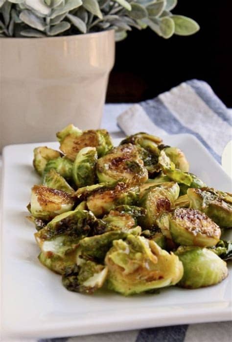 It's then soaked in alcohol. Traditional English Christmas Dinner Ideas - Christmas ...