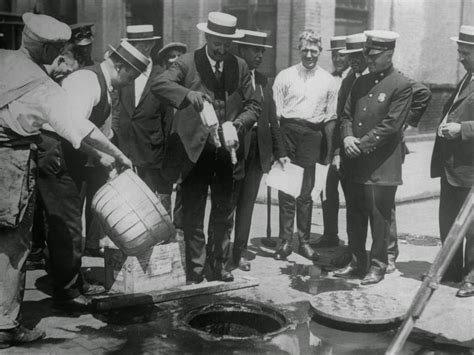 20 Historical Photos From The Days Of American Prohibition ~ Vintage