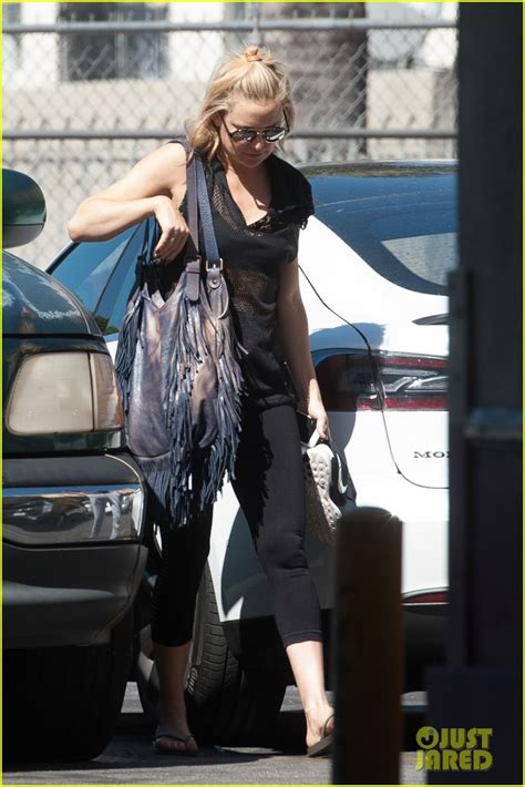 Kate Hudson Shows Off Her Rockin Body While Kickboxing Photo 3617412