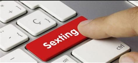 Why Sexting Is Good For You Everyday Life Is More Thrilling With Foreplay At Fingertips
