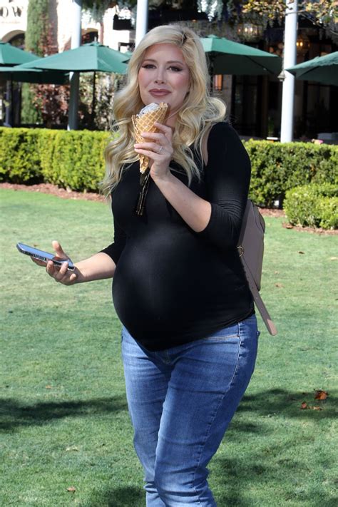 Pregnant Heidi Montag Aat Mcconnells Ice Cream In Pacific Palisades 10