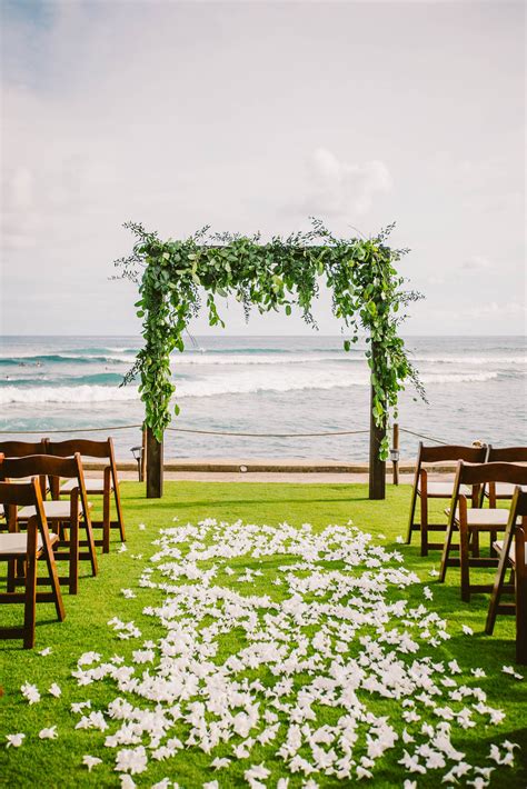 9 of cape cod's best wedding venues (see prices!) host your wedding at a waterfront resort, beach club, or museum—all with fabulous water, fairway, or… Destination Hawaii Wedding | Wedding Arches | Oceanfront ...