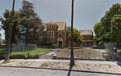 The Owners Of The Ahs Murder House Are Suing The Brokers That Sold It