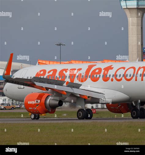 Easyjet Airbus A320 G Ezwo Landing At London Luton Airport Ltn Stock