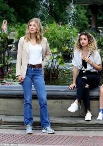 Rosamund Pike Is Business Casual In Jeans