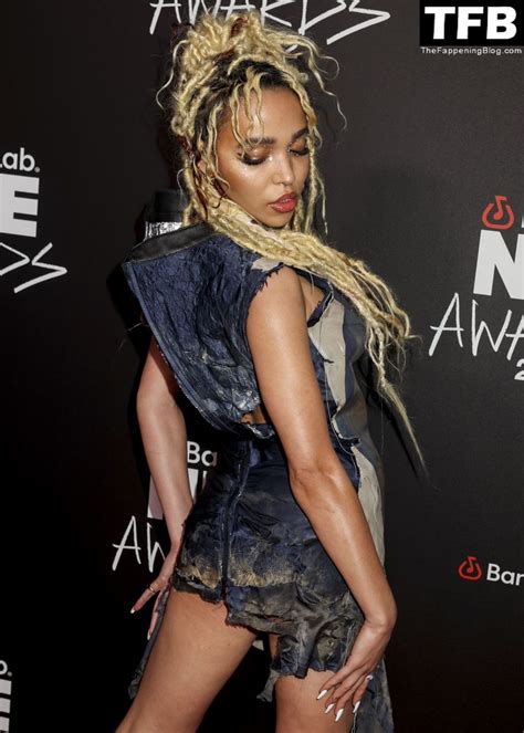 Fka Twigs Flashes Her Nude Tits And Legs The Nme Awards In London 14