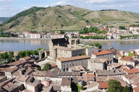 Scegli e prenota ora e paga al tuo arrivo. Historic Center of Tournon sur Rhone (Tournon-sur-Rhone ...