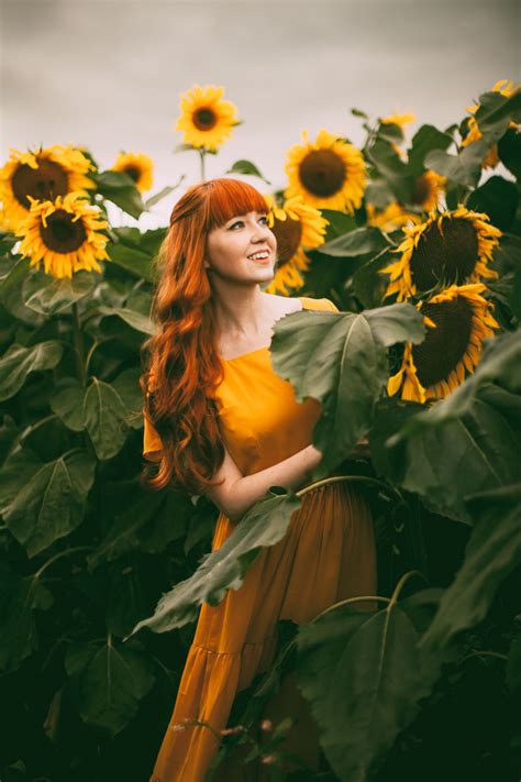 Matching The Sunflowers Sunflower Photography Sunflower Field