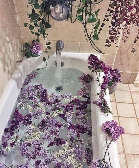 Theweefreewomen Id Photo Of A Bathtub With Numerous Flowers Floating