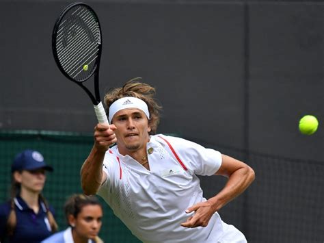 Alex zverev is caught up in a battle to repair his tainted image with tennis's young star dogged by allegations he denies of domestic violence from his former girlfriend. Tennis: Alex Zverev kämpft sich ins Achtelfinale in Montreal