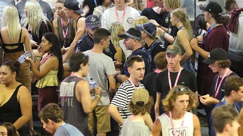 Mass Brawl Erupts At Schoolies On Gold Coast Gold Coast Bulletin
