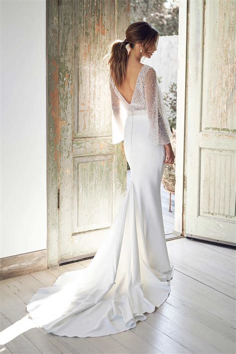 From sunset beaches to lavender fields, from rustic vineyards to enchanted forests, this is where you will find an anna campbell bride. 'Lumière' - The Ethereal New Bridal Collection by Anna ...