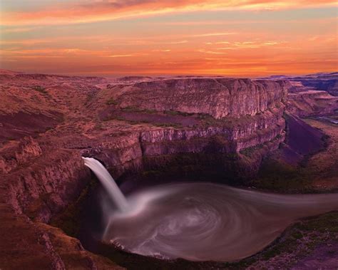 Spectacular Waterfalls Widescreen Desktop Wallpaper 03 Preview