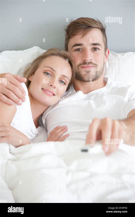 Couple Making Love In Bed Banque De Photographies Et D’images à Haute Résolution Alamy