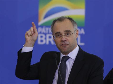 Saiba mais sobre o i40 ou busque outro código. Ministro da Justiça, André Mendonça testa positivo para ...