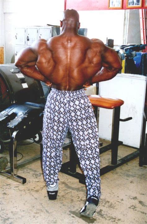 Ronnie Colemans Amazing Back During His Best Years As Pro Bodybuilder
