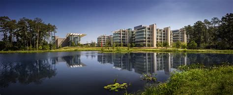Exxonmobil announced today it will expand the size of its campus under construction in houston to accommodate additional employees from the immediate area and from company locations in fairfax. ExxonMobil Wellness Center | Pickard Chilton