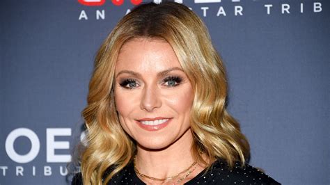 Watch Access Hollywood Interview Kelly Ripa Sizzles In Sultry White Bikini While On Family