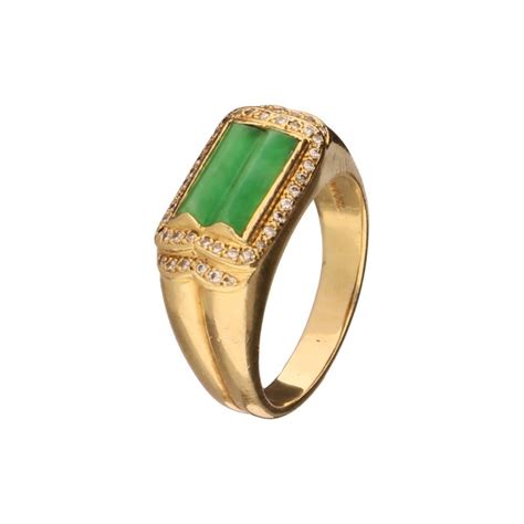 18 Kt Yellow Gold Mens Ring Set With 044 Ct Diamonds And Jade Ring