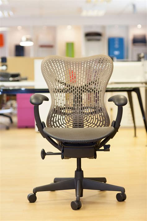 It balances immediate comfort and personalized ergonomics. Herman Miller Mirra chair back
