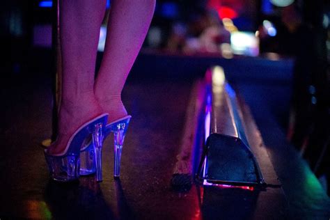 Family Of Man Fatally Shot At A Stars Cabaret Strip Club Sues For