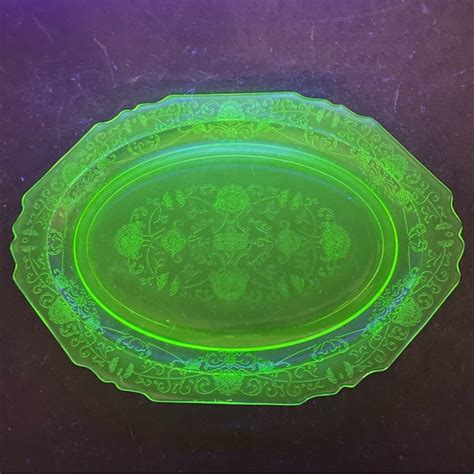 Kitchen Hazel Atlas Glass Uranium Florentine No Poppy Green Oval