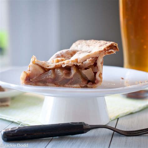 Beer Soaked Apple Pie With Cheddar Beer Crust Domestic Fits Recipe Cheddar Beer Cooking