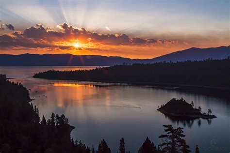 Stunning Sunrise Over Emerald Bay Lake Tahoe Oc 2160 X 1440