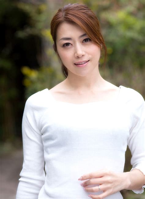 Maki Hojo สาวใหญ่วัย 42 ผู้โลดแล่นในวงการมาเกือบ 15 ปี ดาราขวัญใจในบท