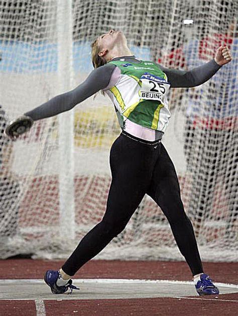 How To Throw A Discus Step By Step Discus Throw Discus Discus Thrower