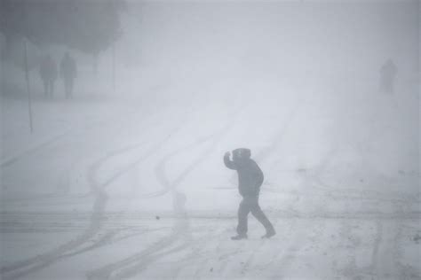 Blizzard pics are great to personalize your world, share with friends and. Chicago blizzard: Coast Guard warns of 18-foot waves on ...