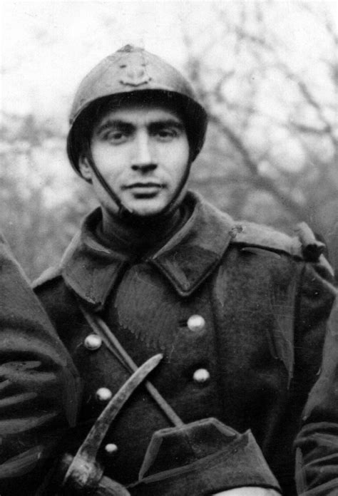 François mitterrand naît le 26 octobre 1916 à jarnac, dans le département de la charente. Francois Mitterrand,un vrai resistant