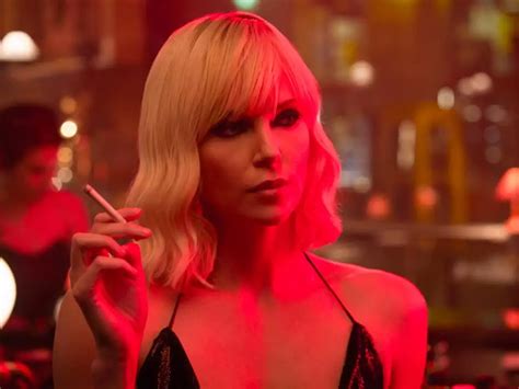 Charlize Theron Pulled Off An Amazing Fight Scene In Atomic Blonde