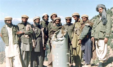 Афганская война (1979—1989) (пушту په افغانستان کې شوروی جګړه‎‎, перс. Война в Афганистане - одна из причин развала СССР