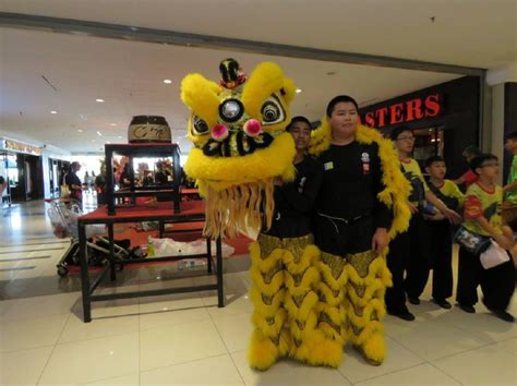 We offer affordable custom entertainment packages to cater to any house blessing, wedding ceremonies, grand opening, corporate lion dance performance is presented throughout the chinese communities all around the world, especially during auspicious festivals and celebrations. Malay students in Chinese school help to popularise lion ...