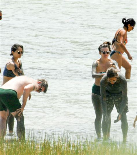 Keira Knightley In Upskirt Ass James Righton Enjoy Beach Day During A Holiday In Pantelleria