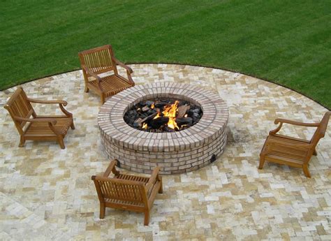 For those who prefer a cleaner, more contemporary look, belgard's weston stone® fire pit kit offers a pleasing visual alternative to some of our more textured products. Stainless Steel 24 Inch Gas Fire Pit Ring Kit