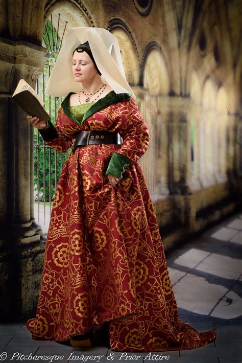 gallery-historical-dresses,-medieval-dress,-medieval-clothing