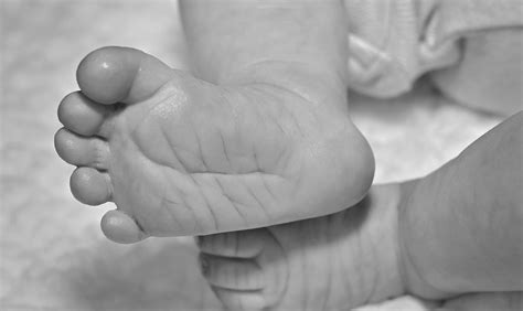 1280x720 Wallpaper Feet Newborn Baby Feet Baby Small Human Body