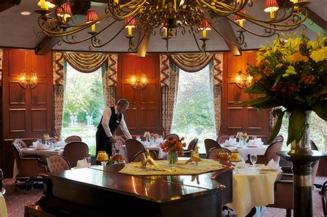 If you're hosting a petite party, we've rounded up our favorite small wedding ideas and planning tips. » Wedding Receptions: Formal Sit-Down Dinner vs. a Buffet ...