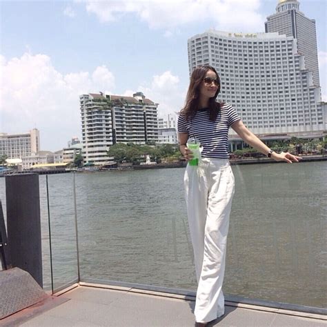 คำแนะนำจากแอน ทองประสม ถ้าอายุ 80 แต่อยากใส่กระโปรงสั้นก็ทำไป แค่มั่นใจ เป็นตัวของตัวเองก็พอ 'มีคนถามว่า แอนชอบแต่งตัวแบบไหนในชีวิตประจำ. AnneThong's Fashion // แฟชั่นสไตล์สตรีท ของคุณ แอน ...