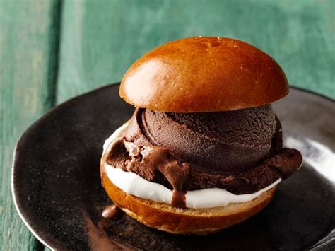Chef anna olson makes gelato with an intense chocolate flavor and shares her recipe with you! Chocolate Gelato Sandwiches Recipe | Food Network Kitchen | Food Network