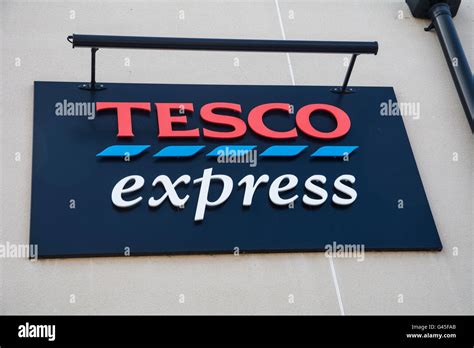 A Tesco Express Sign Stock Photo Alamy