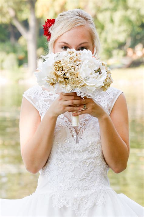 Check spelling or type a new query. My bouquet was made of silk flowers and my grandmother's ...
