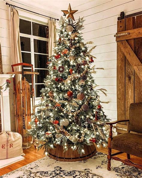 15 Beautifully Decorated Wintry Rustic Christmas Tree Ideas Country
