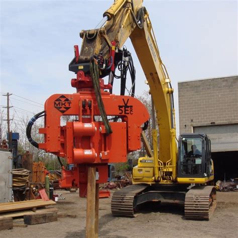 Hot rolled sheet piles are formed by profiling the steel with high temperatures as the rolling process occurs. Hai Fu Sheet Piles Sdn Bhd | Sheet Pile Contractor