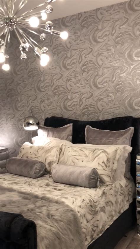 The Prosecco Sparkle Marble Wallpaper In White And Silver By