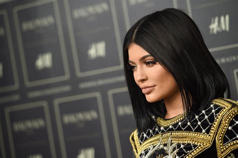 Are Kylie Jenners Dogs Malnourished Fans Defend Reality Star After