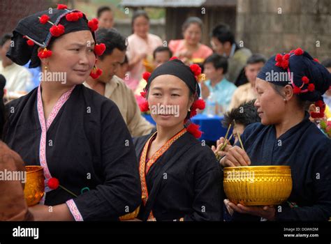 Pi Mai, Lao New Year, Women of the Phunoy ethnic group, traditional ...