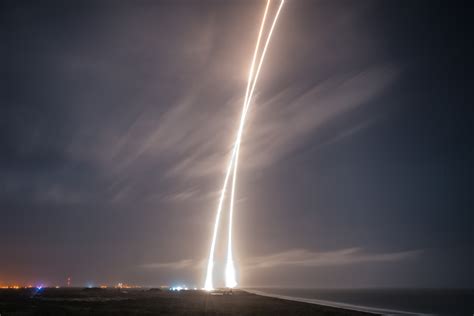 The Most Amazing Photos From Spacexs Historic Rocket Landing